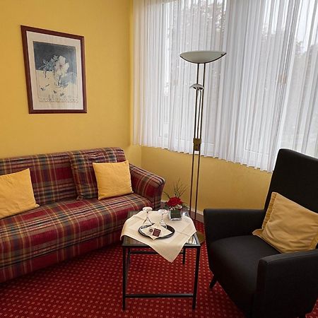 Thermen Hotel Pension Villa Holstein Бад Залцуфлен Екстериор снимка