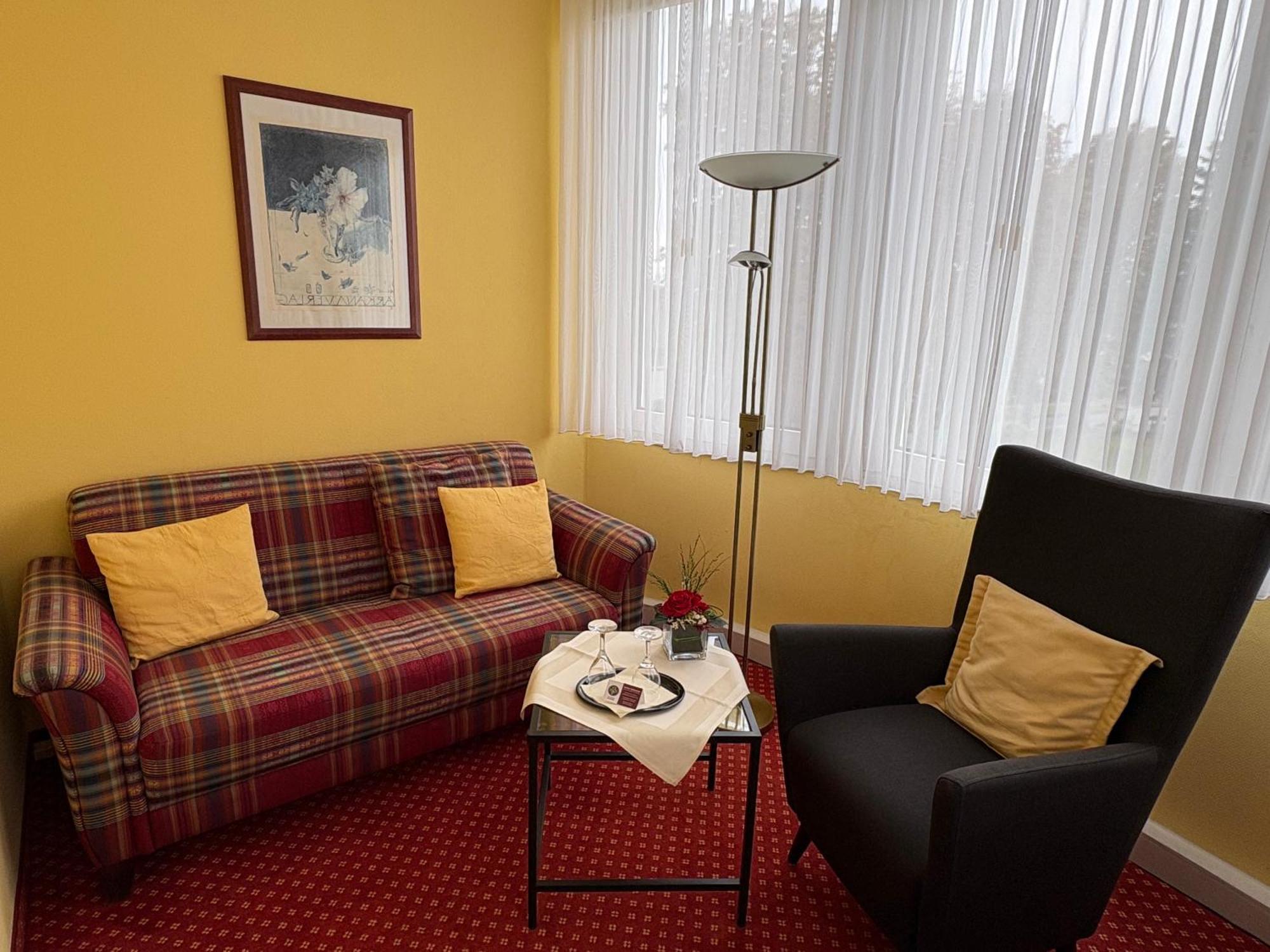 Thermen Hotel Pension Villa Holstein Бад Залцуфлен Екстериор снимка