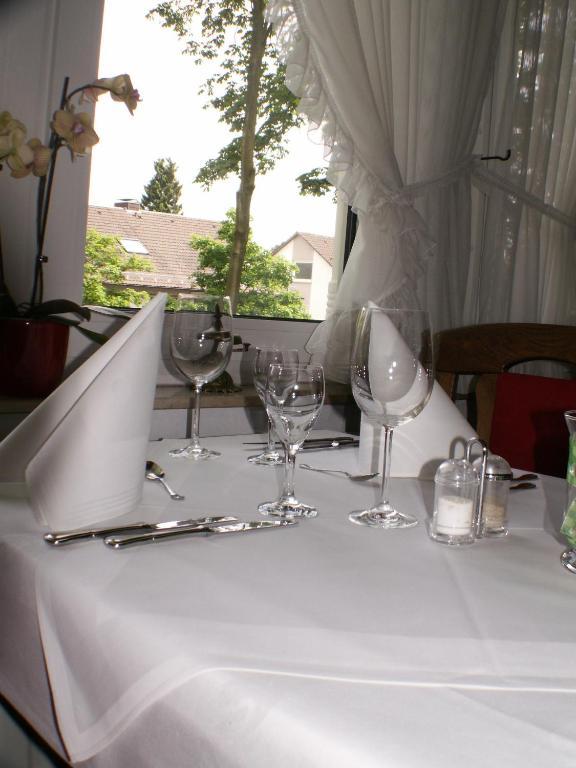 Thermen Hotel Pension Villa Holstein Бад Залцуфлен Екстериор снимка