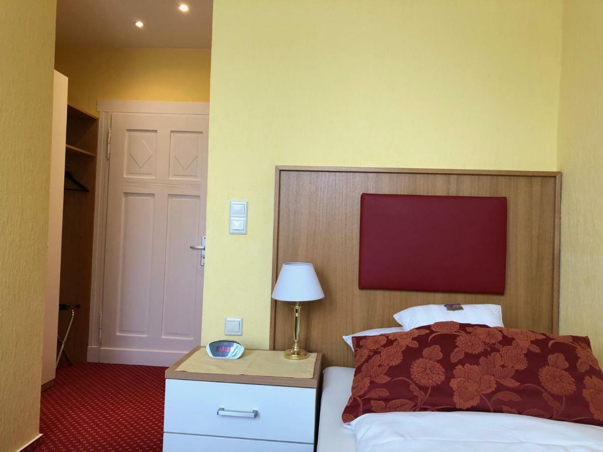 Thermen Hotel Pension Villa Holstein Бад Залцуфлен Екстериор снимка